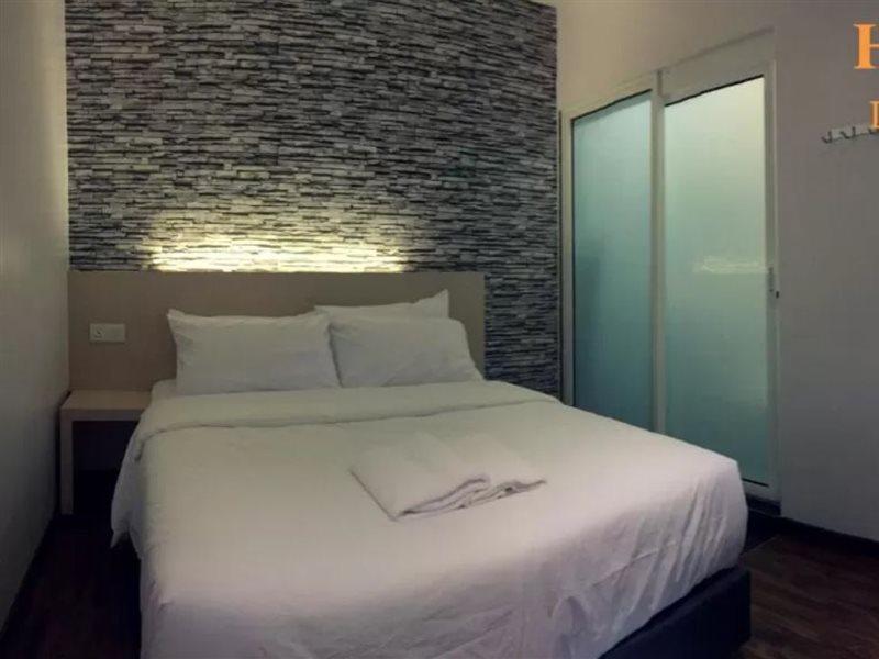 H Hotel Segamat Buitenkant foto