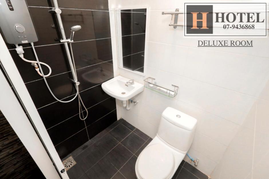 H Hotel Segamat Buitenkant foto