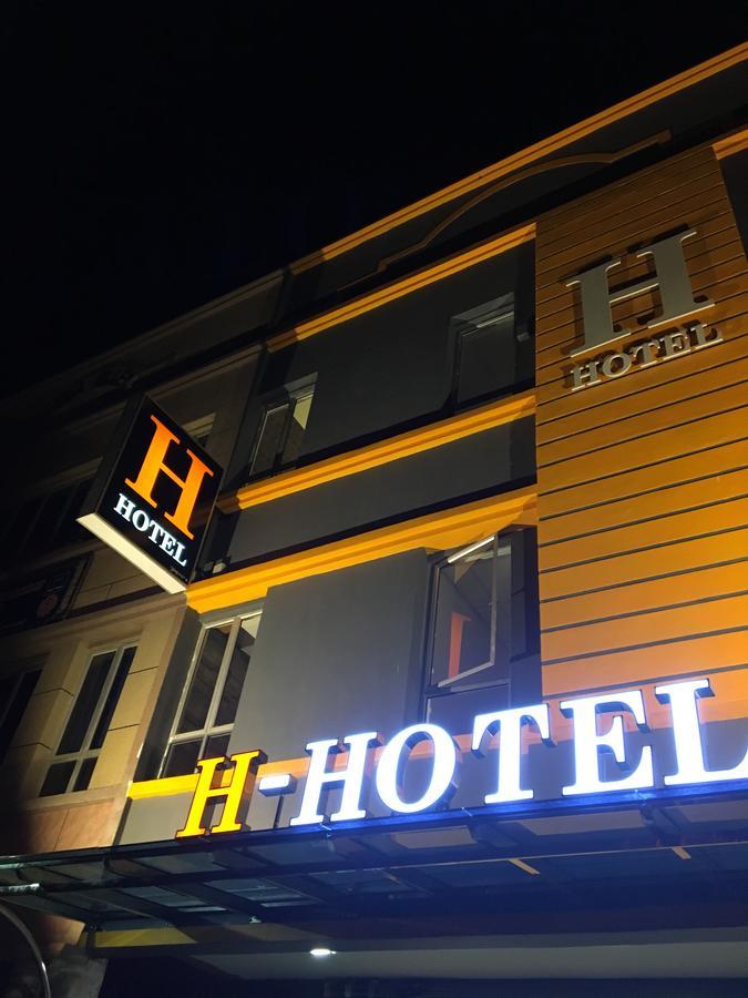 H Hotel Segamat Buitenkant foto